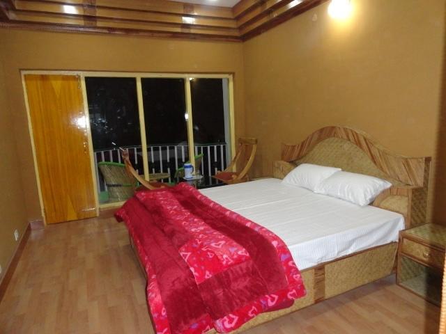 Hotel Vishaka Palace Kausani Exterior photo