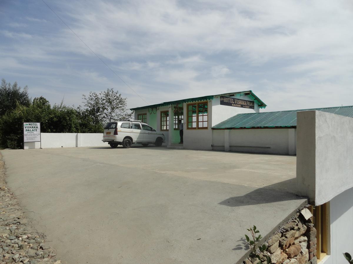 Hotel Vishaka Palace Kausani Exterior photo